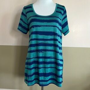 LulaRoe t shirts size Medium